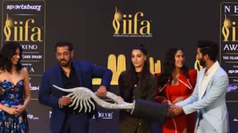 iifa 2022 date on tv|iifa 2022 hosts.